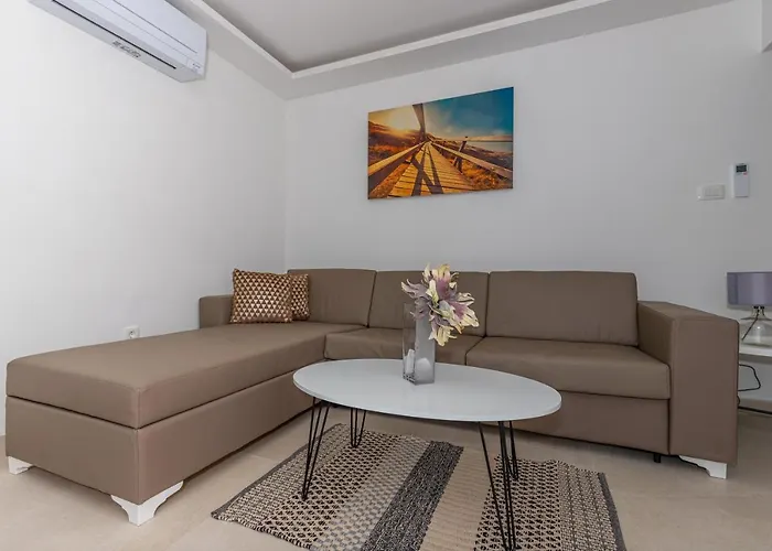 Daire Kecman Crikvenica