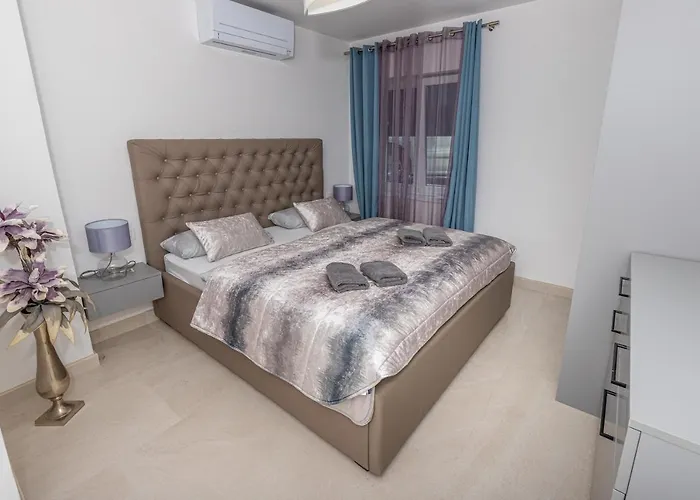 Kecman Apartmán *