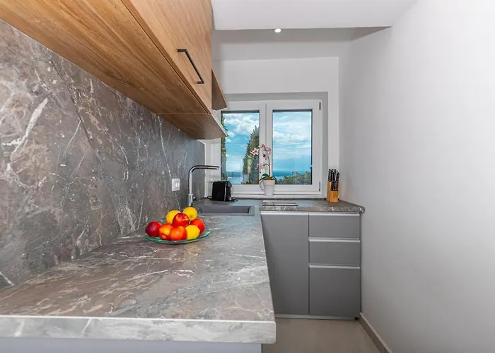 Daire Kecman Crikvenica