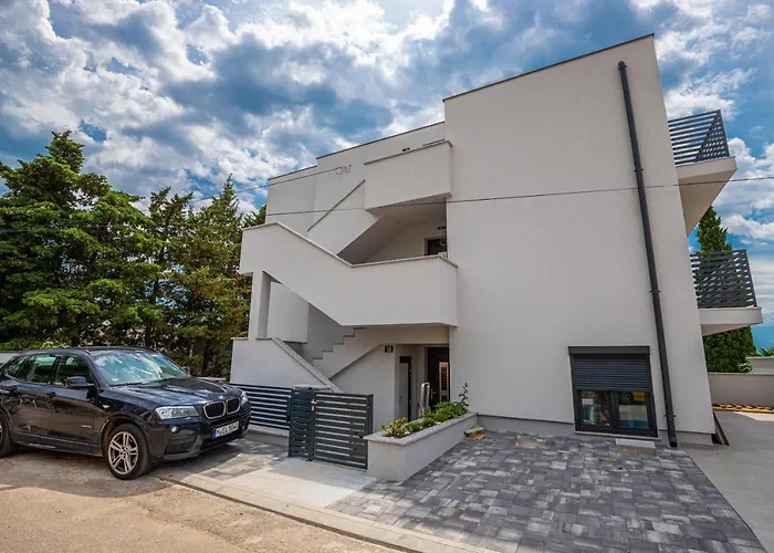 Kecman Apartmán *